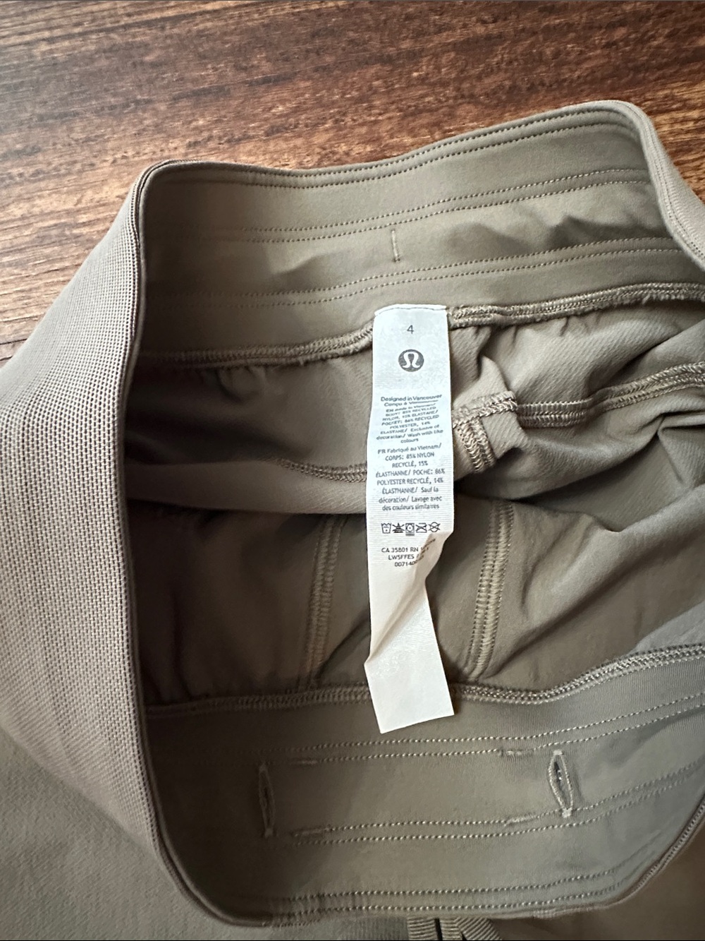 Lululemon size 4 License to Train Jogger new without tags - Picture 2 of 8